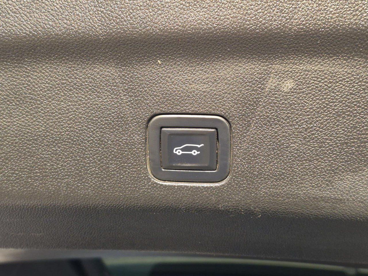Certified 2022 GMC Yukon XL SLT w/ SLT Premium Package RWD image 11