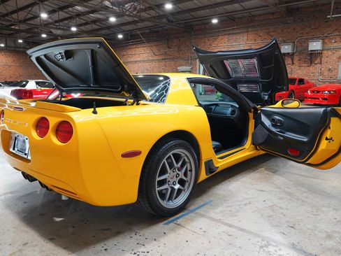 Used 2003 Chevrolet Corvette Z06 w/ Memory Package, 3 Drivers RWD image 28