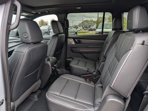 New 2026 Buick Enclave Avenir w/ Super Cruise Package AWD/4WD image 39
