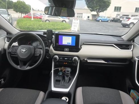 Used 2023 Toyota RAV4 XLE FWD image 10