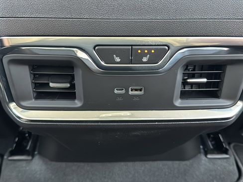 New 2025 GMC Sierra 1500 SLT image 26