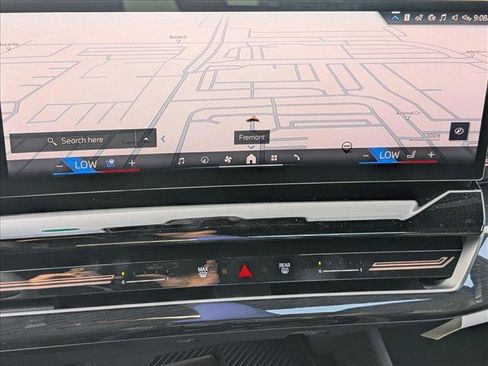 Used 2026 BMW 530i xDrive w/ Premium Package image 13