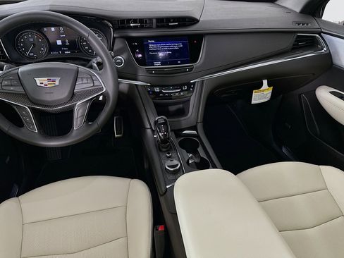 Used 2025 Cadillac XT5 Sportv w/ Technology Package image 25