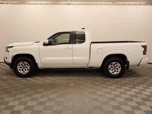 Used 2024 Nissan Frontier SV image 17