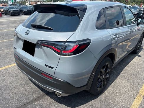 Used 2024 Honda HR-V Sport image 3