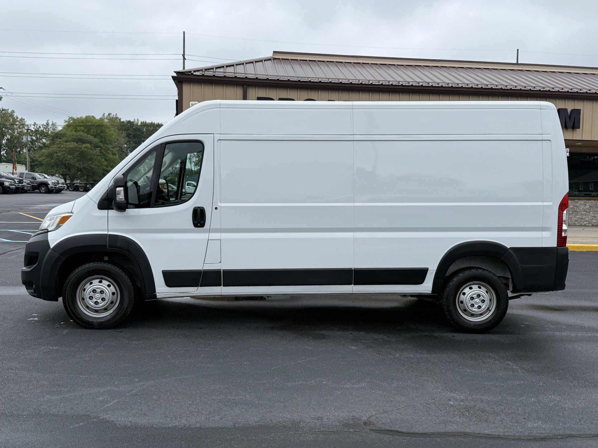 Used 2023 RAM ProMaster 2500 FWD image 4