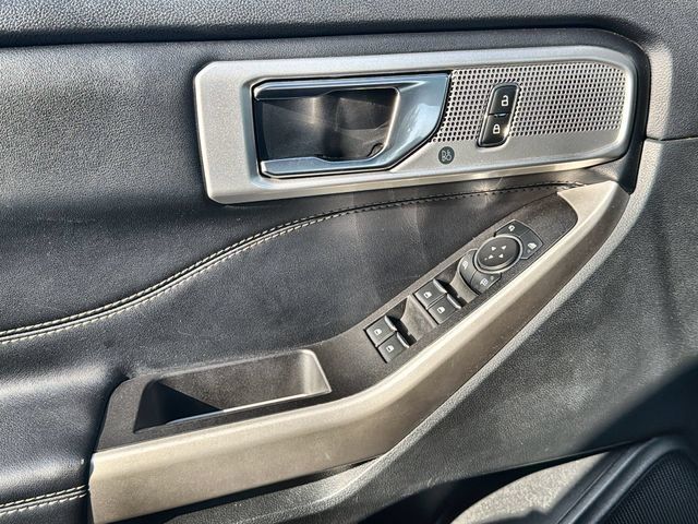 Used 2023 Ford Explorer Limited RWD image 13