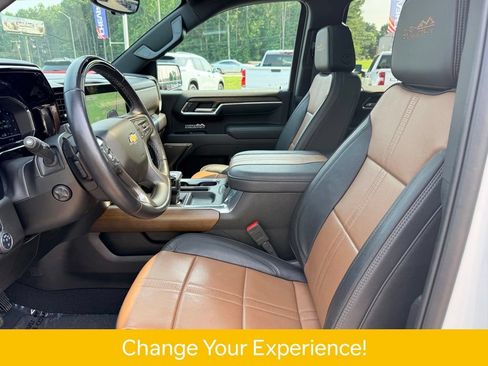 Used 2025 Chevrolet Silverado 1500 High Country w/ Technology Package AWD/4WD image 6