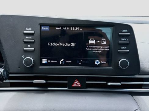 Used 2021 Hyundai Elantra SE FWD image 29