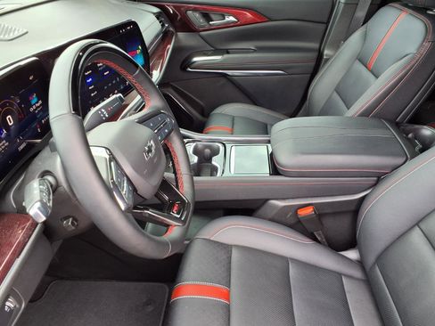 Used 2024 Chevrolet Traverse RS image 36