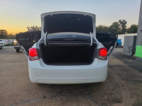 Used 2016 Chevrolet Cruze LS FWD image 38