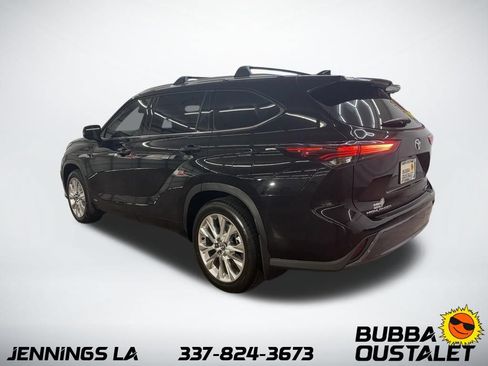 Used 2026 Toyota Highlander Limited AWD/4WD image 3