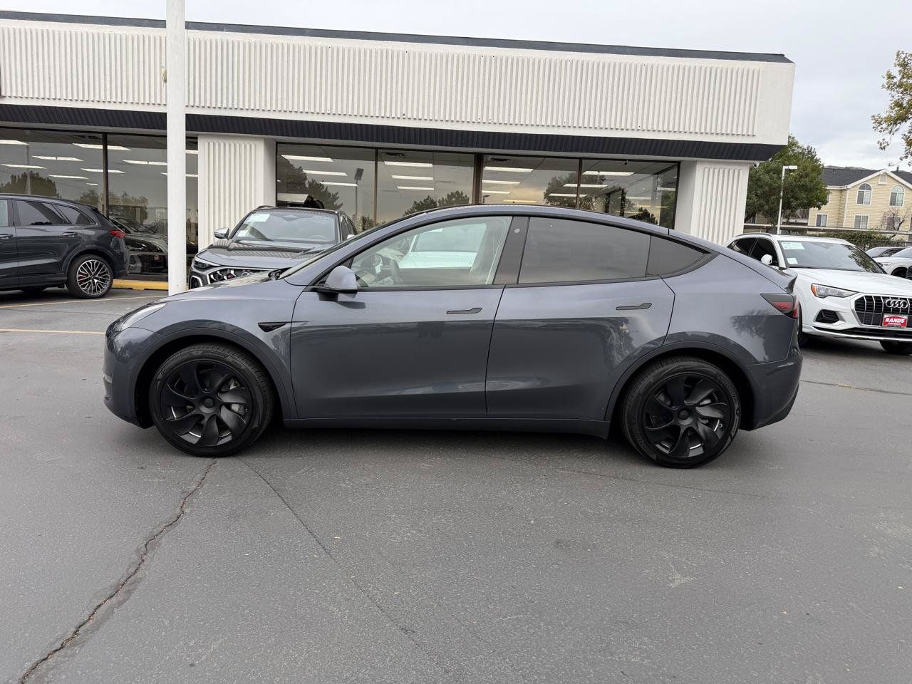 Used 2020 Tesla Model Y Long Range AWD/4WD image 16
