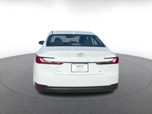 Used 2025 Toyota Camry LE image 12