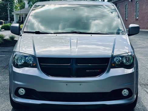 Used 2018 Dodge Grand Caravan SE FWD image 11