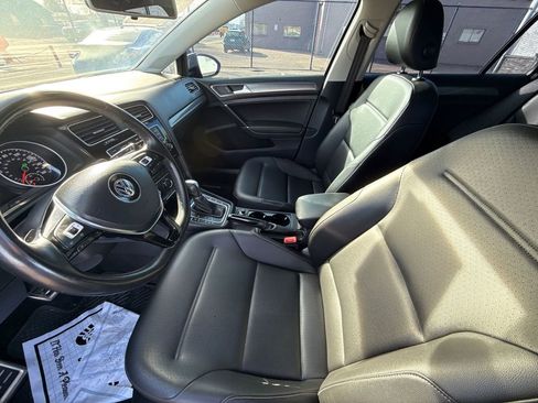 Used 2019 Volkswagen Golf Alltrack S image 18