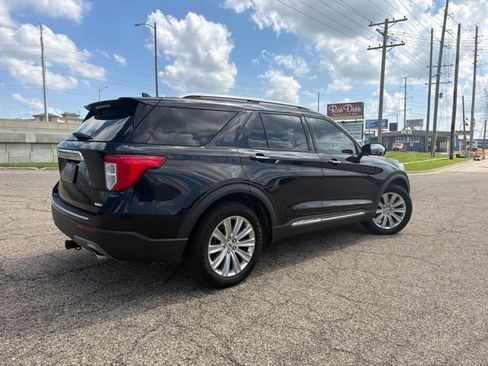 Used 2020 Ford Explorer Limited AWD/4WD image 3
