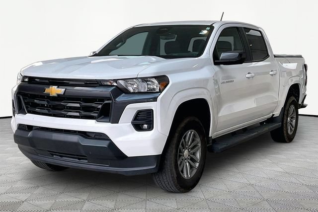 Used 2024 Chevrolet Colorado LT w/ LT Convenience Package RWD image 3