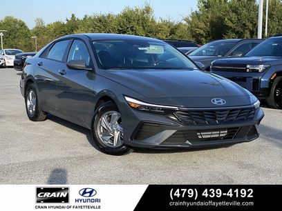 New 2025 Hyundai Elantra SE