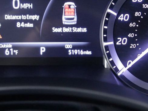 Used 2022 Toyota Highlander XLE AWD/4WD image 25
