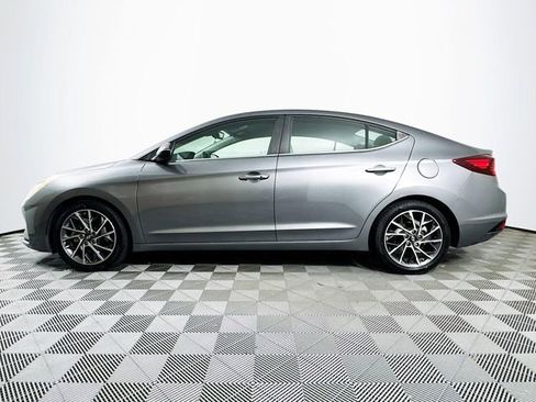 Used 2019 Hyundai Elantra Limited image 2