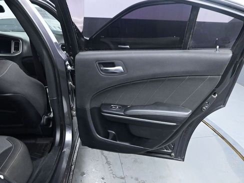 Used 2017 Dodge Charger SXT AWD/4WD image 16