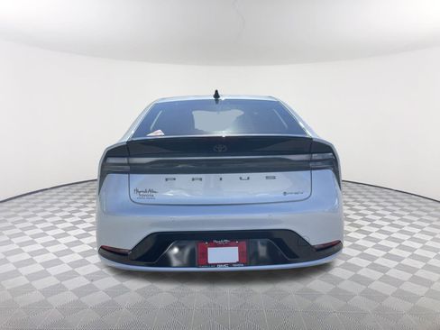 New 2026 Toyota Prius Plug-In Hybrid FWD image 6