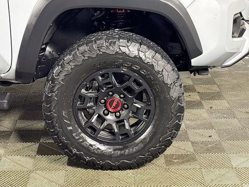 Used 2021 Toyota Tacoma TRD Off-Road w/ Technology Package image 22