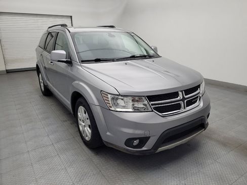 Used 2019 Dodge Journey SE FWD image 13