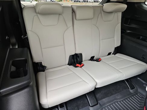 Used 2024 Kia Telluride EX w/ EX Captain's Chair Package FWD image 14