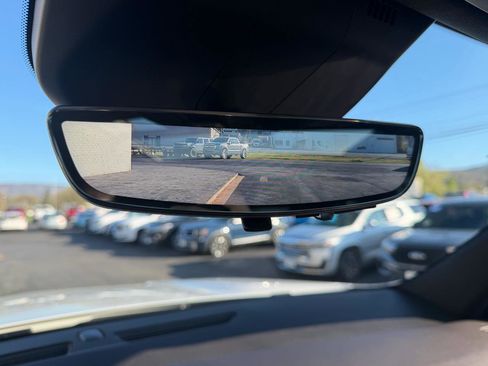 Used 2024 Cadillac Escalade ESV Premium Luxury w/ Performance Package image 20