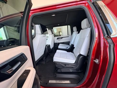 New 2026 Chevrolet Suburban Premier AWD/4WD image 27