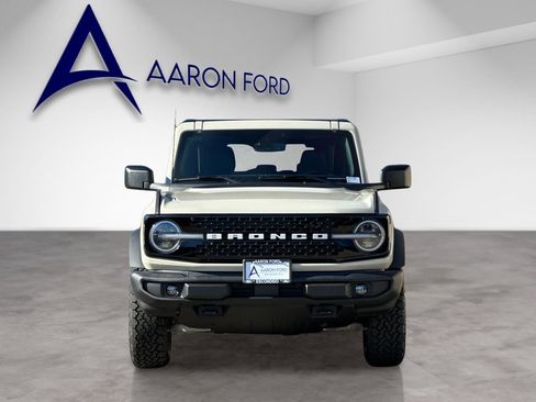 New 2025 Ford Bronco Outer Banks w/ Black Appearance Package image 8