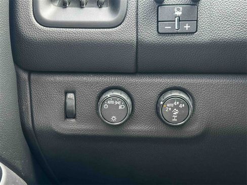 Used 2022 Chevrolet Colorado ZR2 image 35