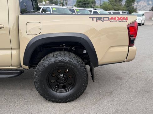 Used 2018 Toyota Tacoma TRD Off-Road w/ Technology Package AWD/4WD image 85
