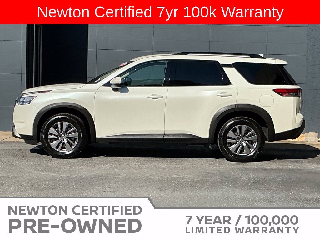 Used 2024 Nissan Pathfinder SV FWD image 3