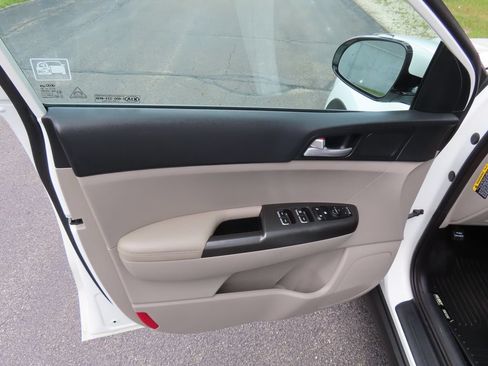 Used 2021 Kia Sportage LX w/ LX AWD Popular Package image 24