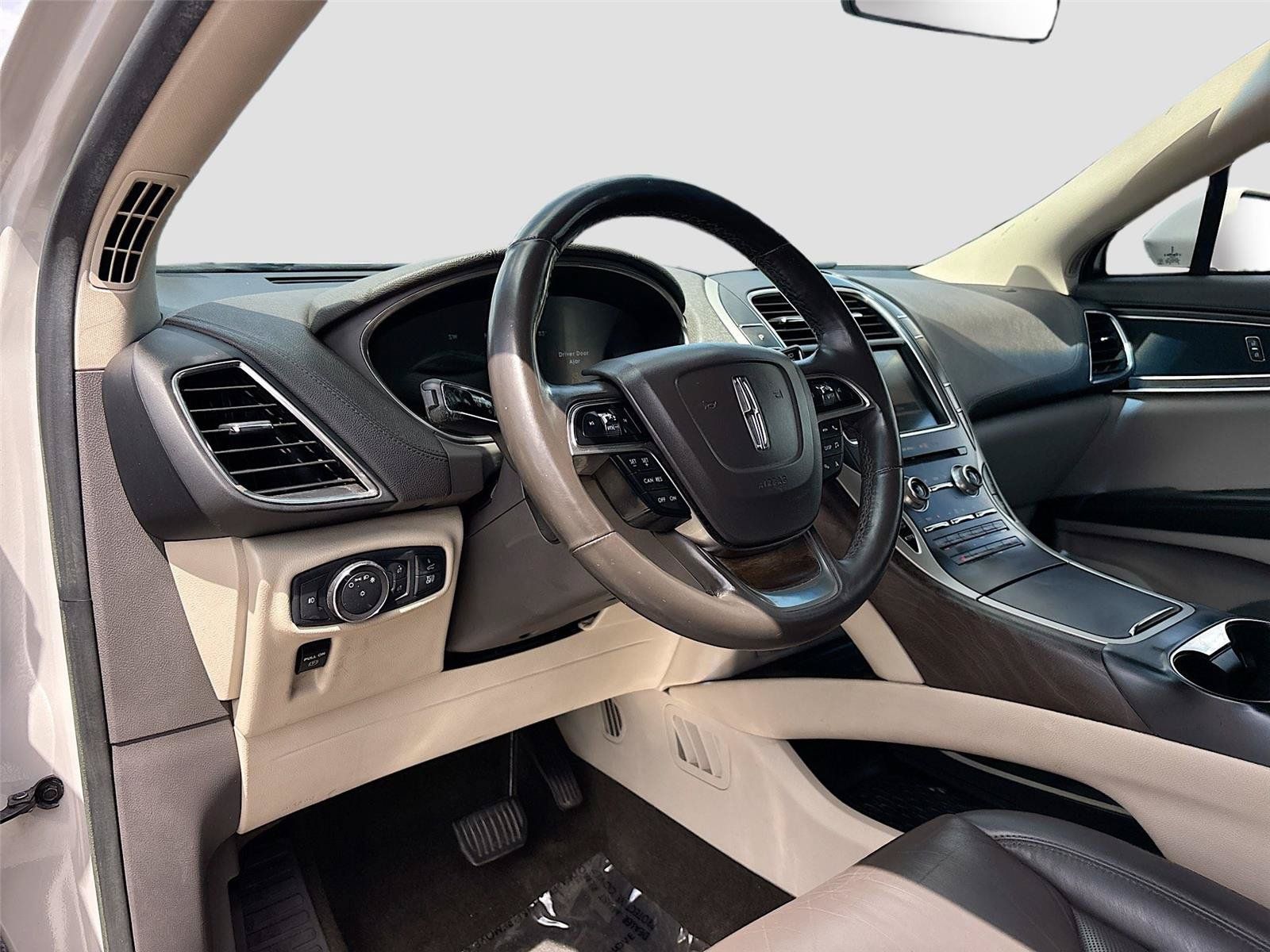 Used 2019 Lincoln Nautilus Select FWD image 9