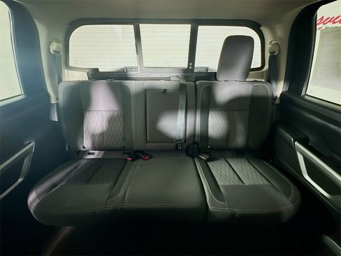 Used 2021 Nissan Titan SV w/ SV Convenience Package image 13