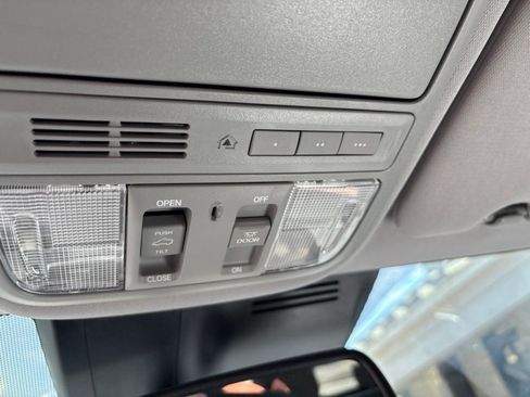 Used 2018 Honda CR-V EX-L image 16