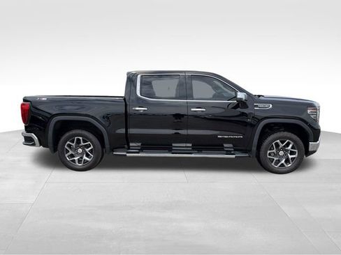 Used 2023 GMC Sierra 1500 SLT w/ SLT Premium Package AWD/4WD image 8