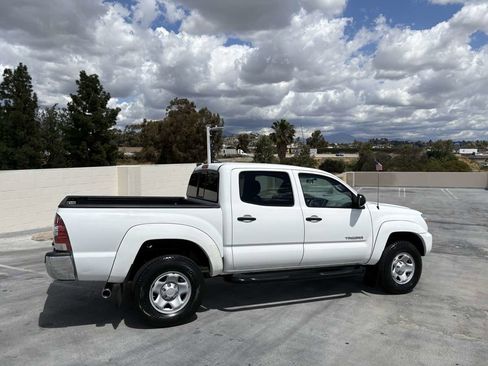 Used 2015 Toyota Tacoma PreRunner w/ SR5 Package image 47