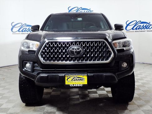 Used 2019 Toyota Tacoma TRD Off-Road image 3
