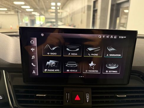 Used 2023 Audi Q5 e Premium Plus w/ Premium Plus Package AWD/4WD image 12