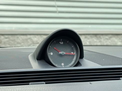 Used 2018 Porsche Panamera image 31