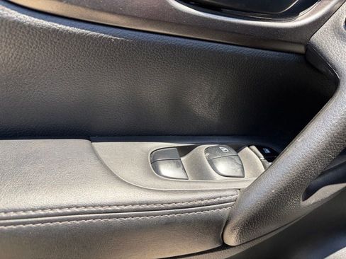 Used 2018 Nissan Rogue Sport S w/ S Appearance Package FWD image 6