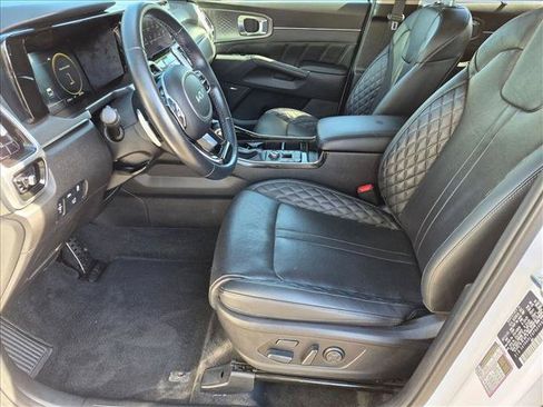 Used 2023 Kia Sorento SX AWD/4WD image 17