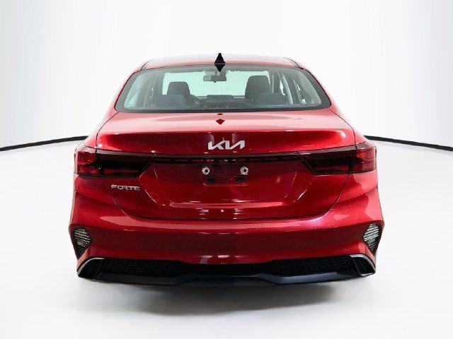 Used 2023 Kia Forte LXS w/ LXS Technology Package FWD image 7