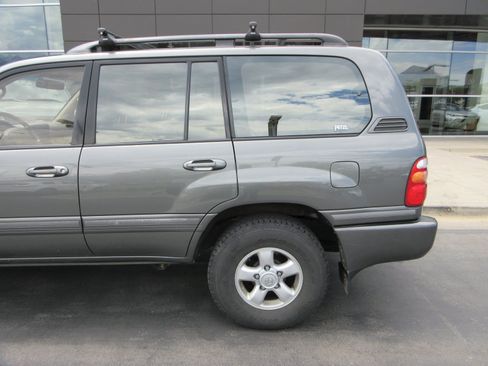 Used 2000 Toyota Land Cruiser AWD/4WD image 4