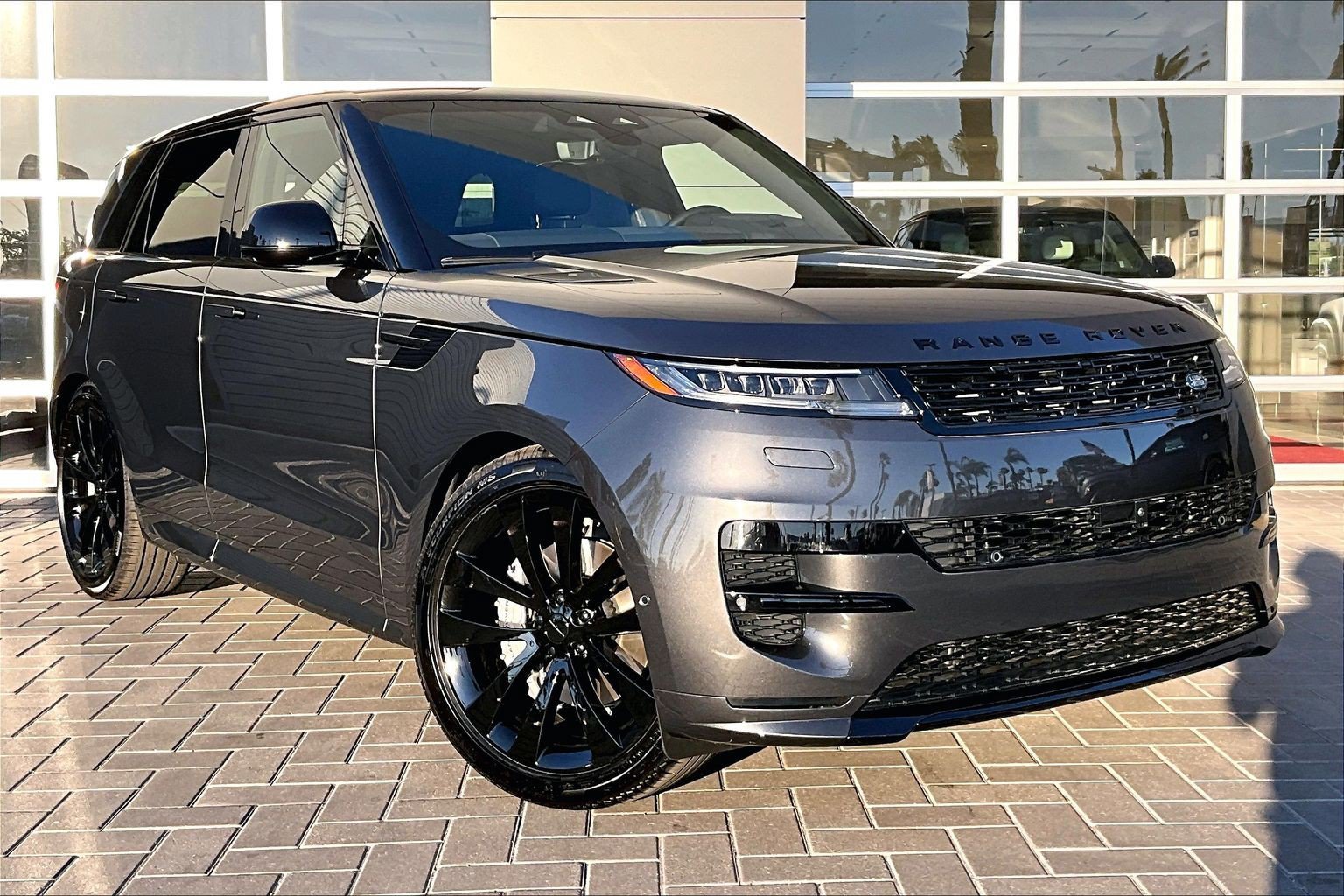 New 2027 Land Rover Range Rover Sport Dynamic SE AWD/4WD image 2